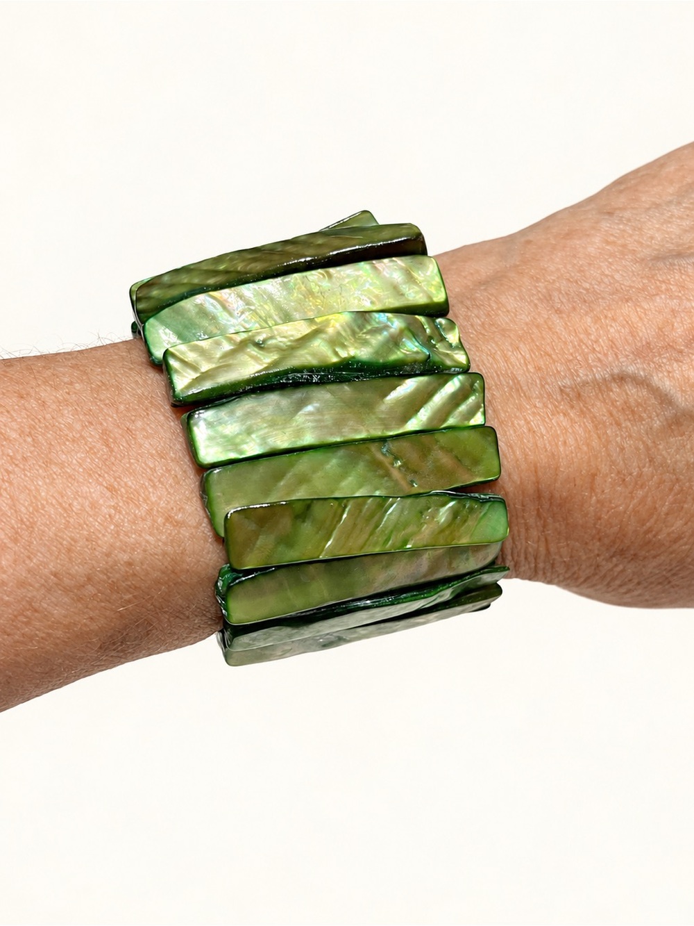 GREEN SHELL BRACELET
